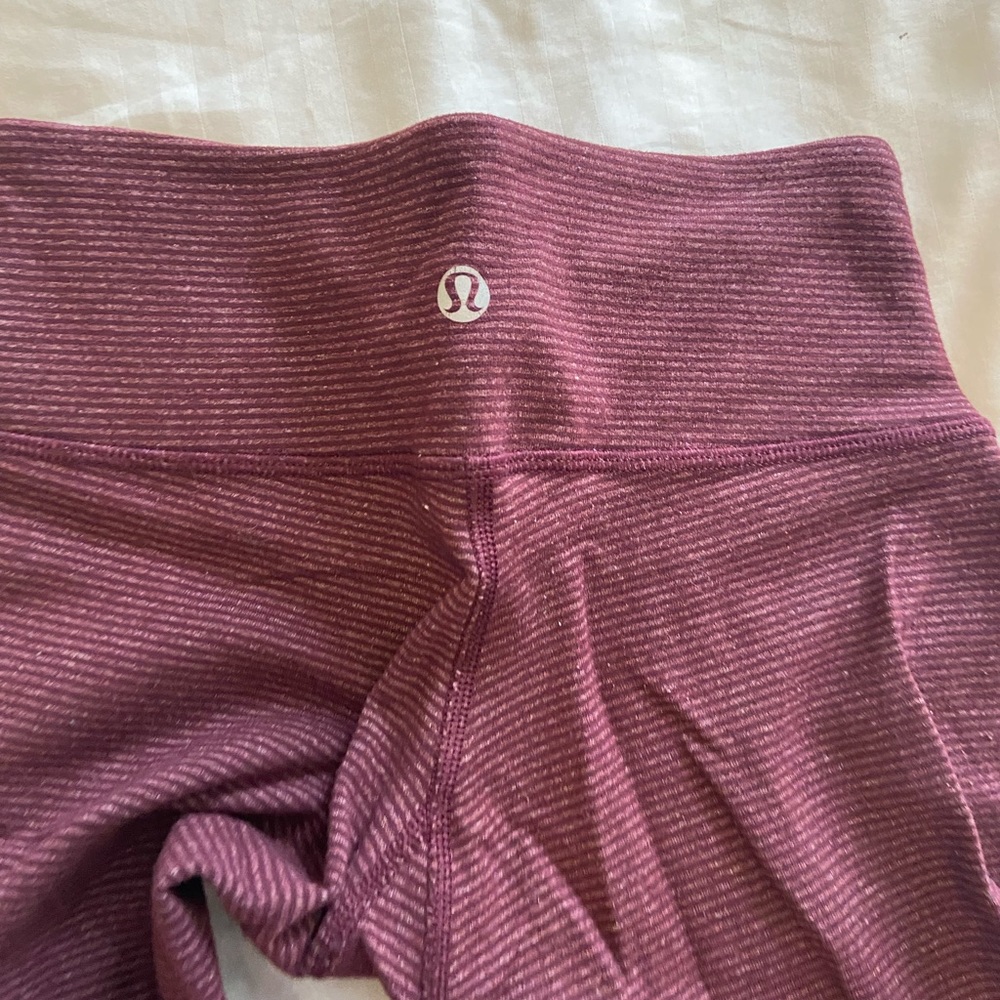 Size 2 burgundy lulu leggings.